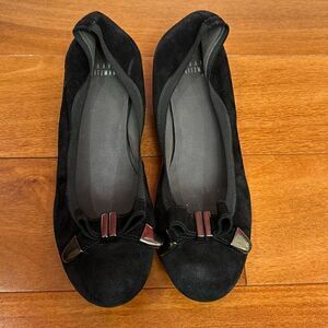 Stuart Weitzman Black Suede bow Low Heel Pumps Size 9.5‎
